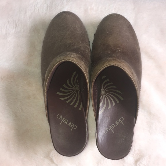 Dansko Brown Distressed Clogs Mules Heels - Picture 5 of 11